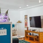La Style Retreat Near Hollywood Sign & Star Alley
