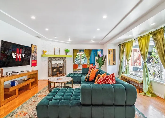 La Style Retreat Near Hollywood Sign & Star Alley