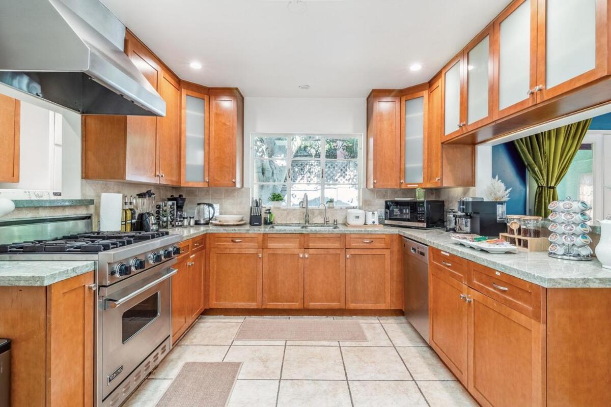 La Style Retreat Near Hollywood Sign & Star Alley Holiday home Los Angeles